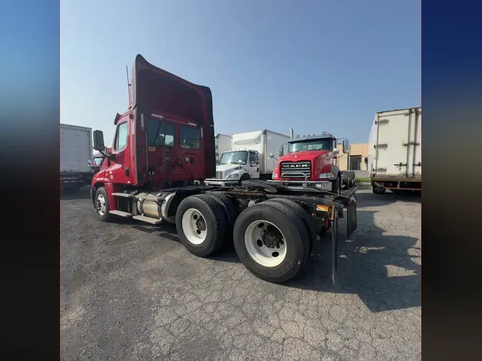 2019 FREIGHTLINER CASCADIA 125