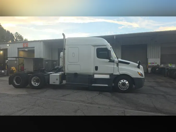 2021 Freightliner Cascadia 126078435dc1f5764acdc6277e0f5d7d2d1