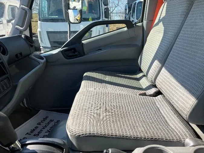 2019 Hino Truck 195