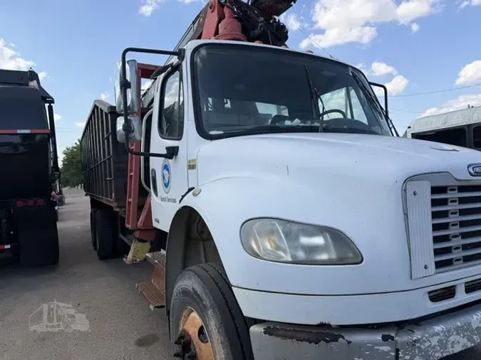 2006 FREIGHTLINER BUSINESS CLASS M2 106