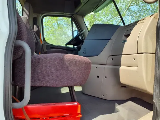 2018 FREIGHTLINER/MERCEDES CASCADIA 113
