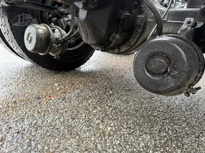 2004 MACK VISION CX613