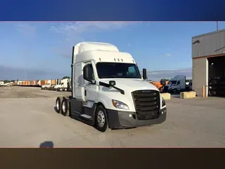 2021 Freightliner Cascadia 126