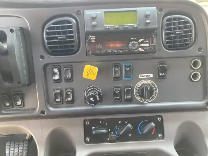 2021 FREIGHTLINER/MERCEDES M2 1060789d791533386d0252646f5a14f4bd6