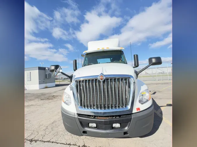 2018 NAVISTAR INTERNATIONAL LT625 DAYCAB T/A