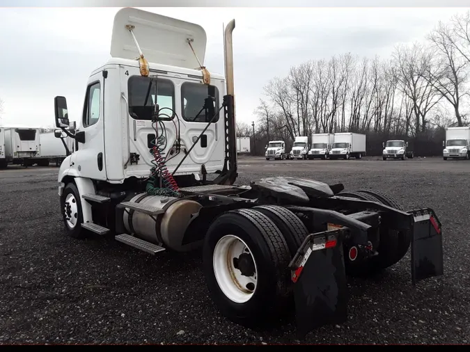 2014 FREIGHTLINER/MERCEDES CASCADIA 113