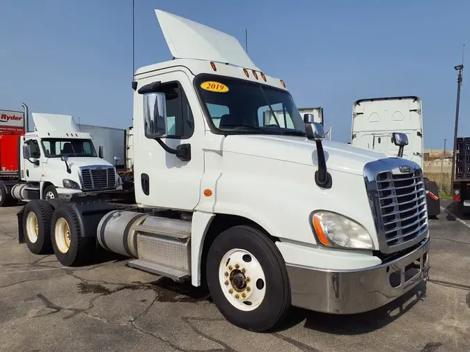 2019 FREIGHTLINER/MERCEDES CASCADIA 125
