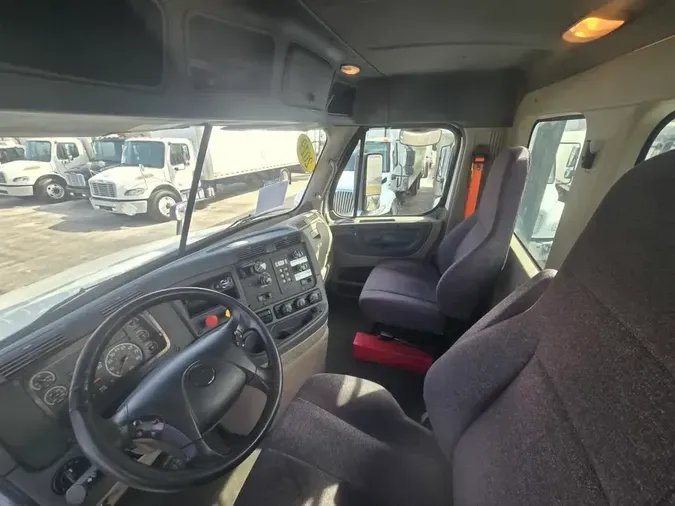 2019 FREIGHTLINER/MERCEDES CASCADIA 125