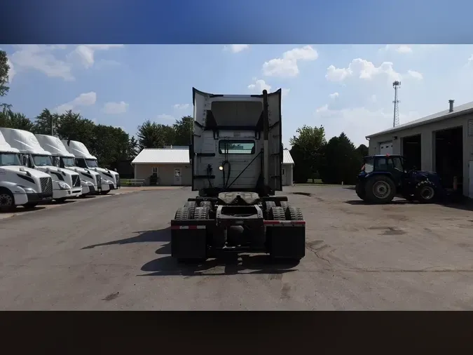 2016 Volvo VNL300