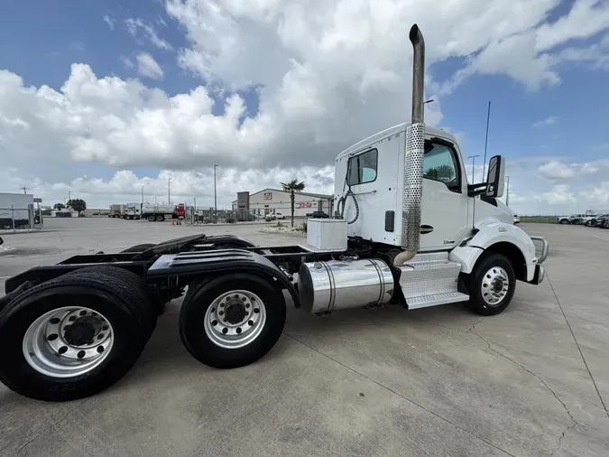 2017 Kenworth T880