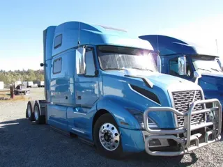 2019 VOLVO VNL860