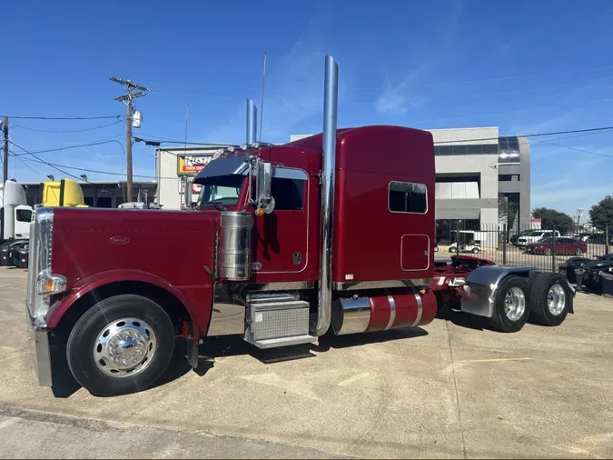 2022 Peterbilt 389