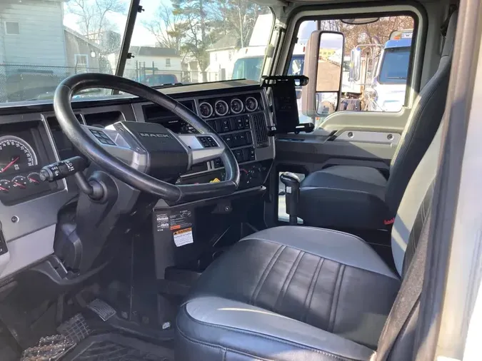 2020 MACK TRUCKS, INC. ANTHEM 64T