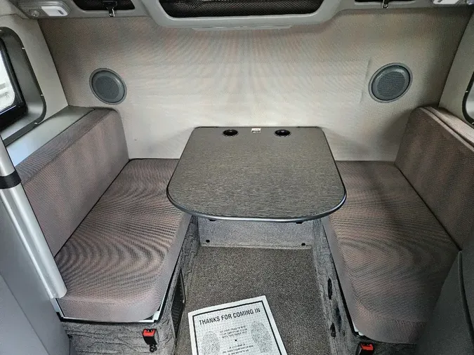 2023 VOLVO VNL64T860