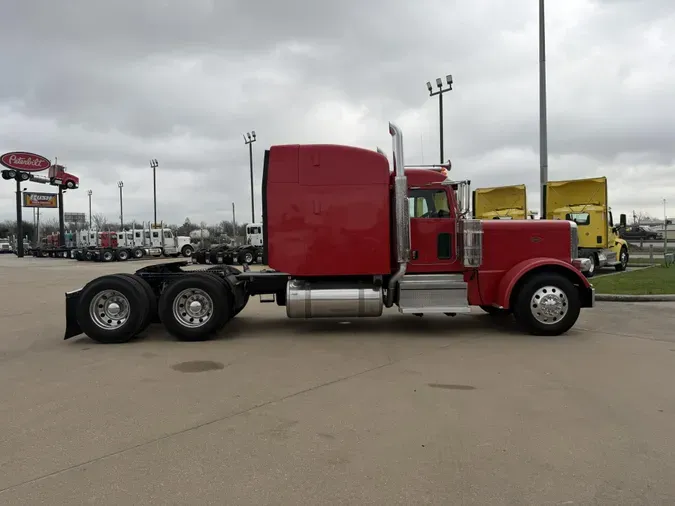2020 Peterbilt 389