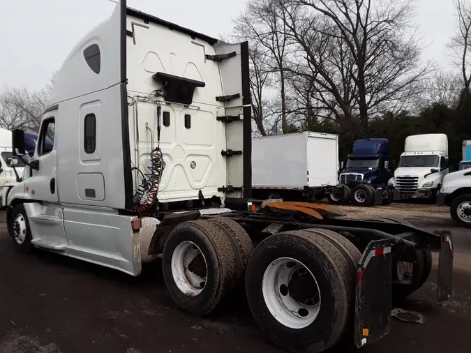 2017 FREIGHTLINER/MERCEDES CASCADIA 125