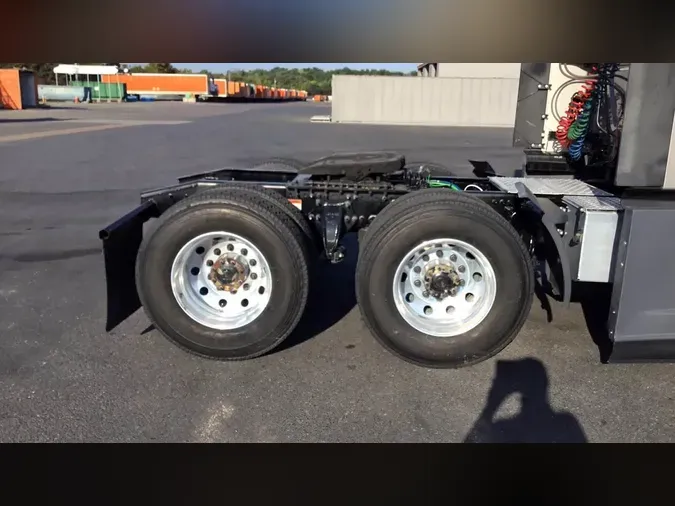 2025 Freightliner Cascadia 126