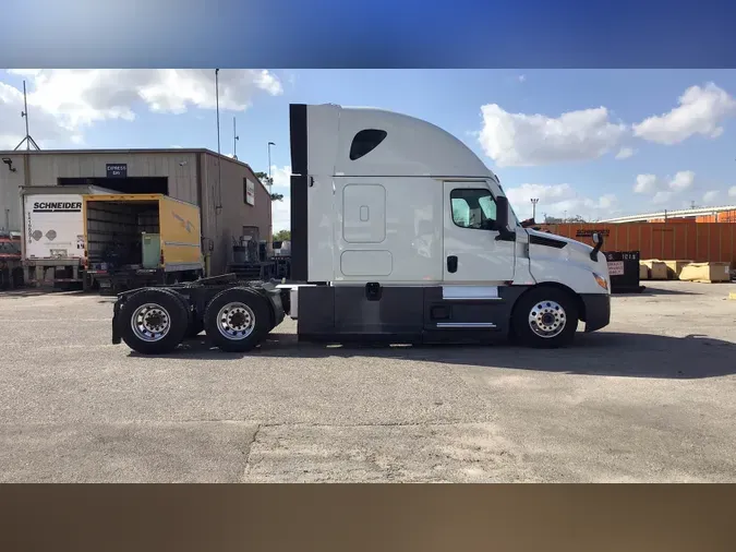 2021 Freightliner Cascadia