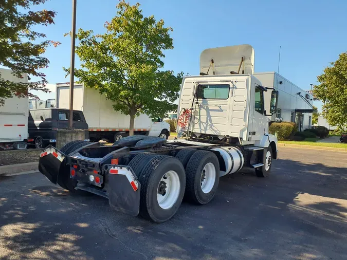 2018 VOLVO VNL64TRACTOR