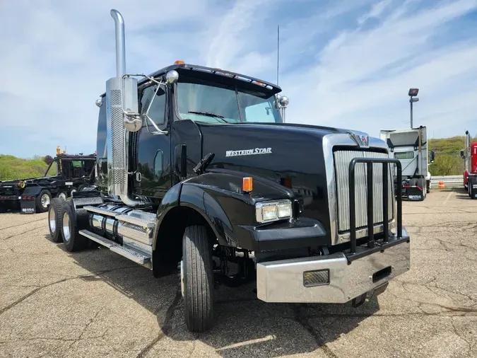 2011 WESTERN STAR 4900