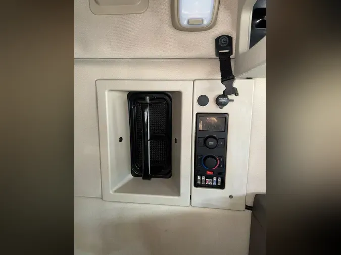 2017 VOLVO VNL64T670