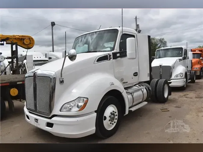 2013 KENWORTH T68007b8916c08b46745773431bd6f6567ac