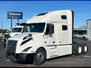 2022 VOLVO VNL64T760