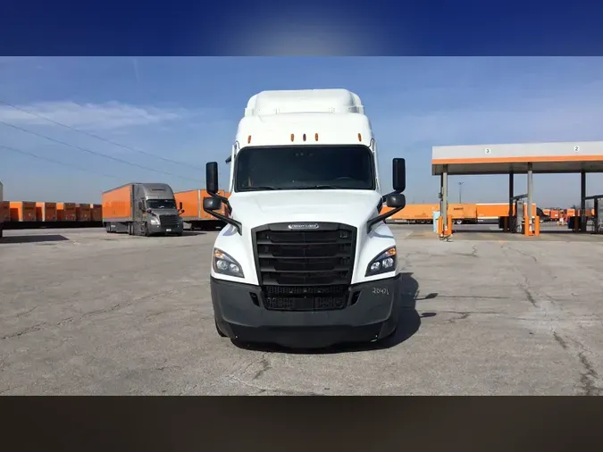 2021 Freightliner Cascadia 126