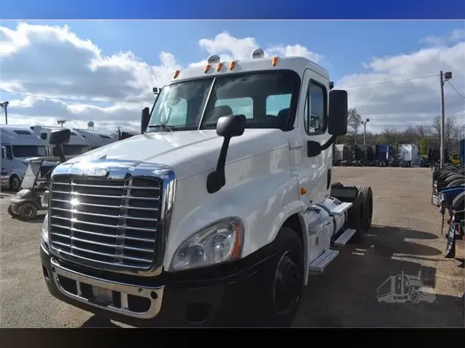 2011 FREIGHTLINER CASCADIA 125