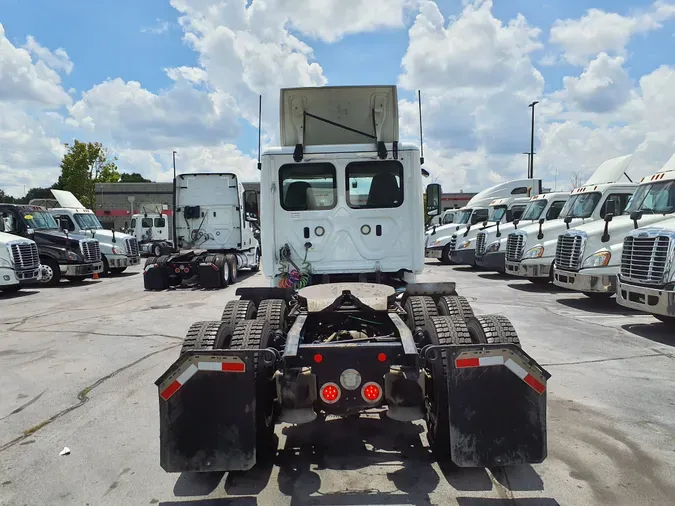 2020 FREIGHTLINER/MERCEDES CASCADIA 125