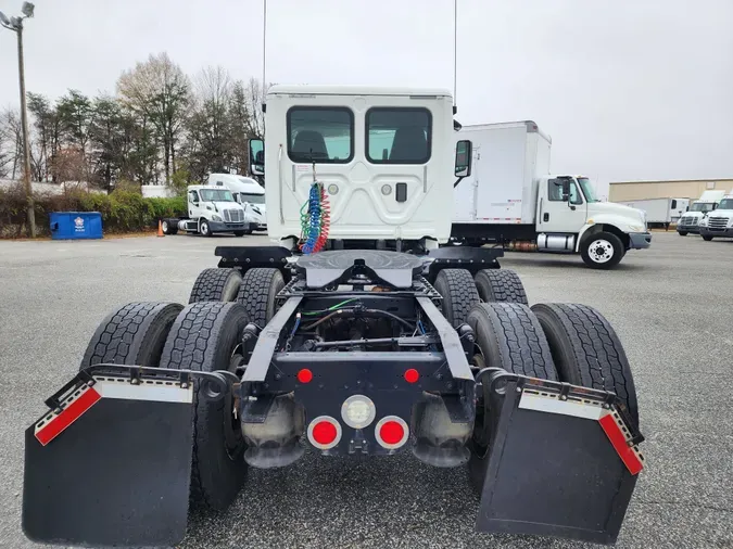 2017 FREIGHTLINER/MERCEDES CASCADIA 125