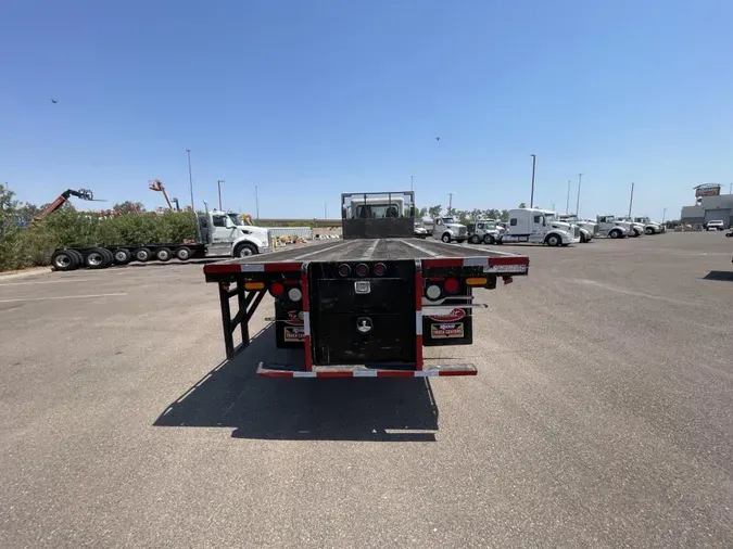 2016 Peterbilt 348