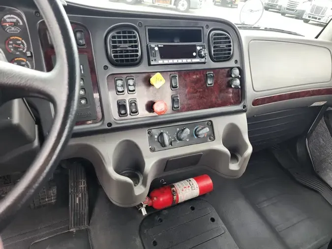 2016 FREIGHTLINER M2 106