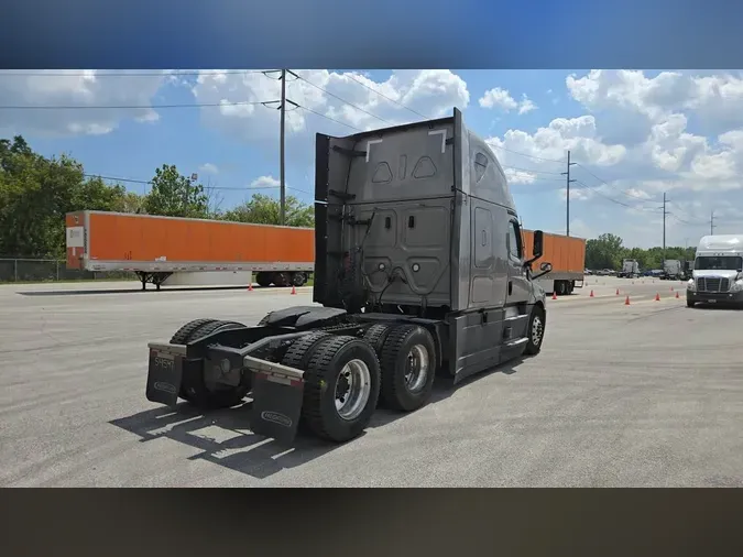 2023 Freightliner Cascadia