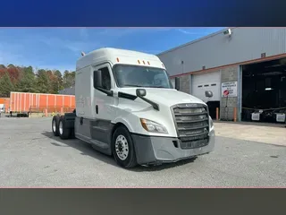 2020 Freightliner Cascadia 126
