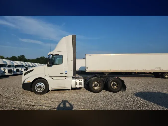 2019 Volvo VNL300