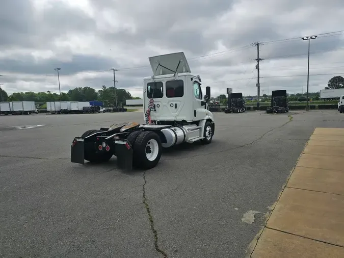 2019 FREIGHTLINER/MERCEDES CASCADIA 113