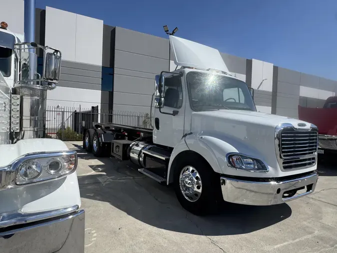 2023 Freightliner Business Class M2 112