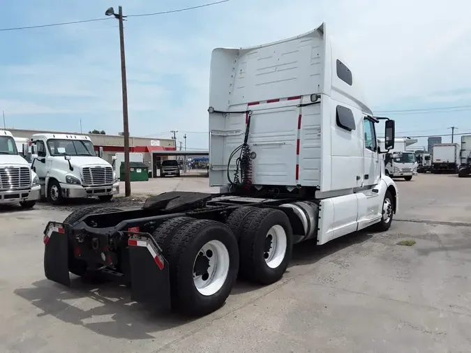 2020 VOLVO VNL64T-760