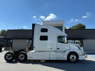 2014 Volvo VNL64T780