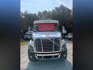 2020 FREIGHTLINER CASCADIA 113