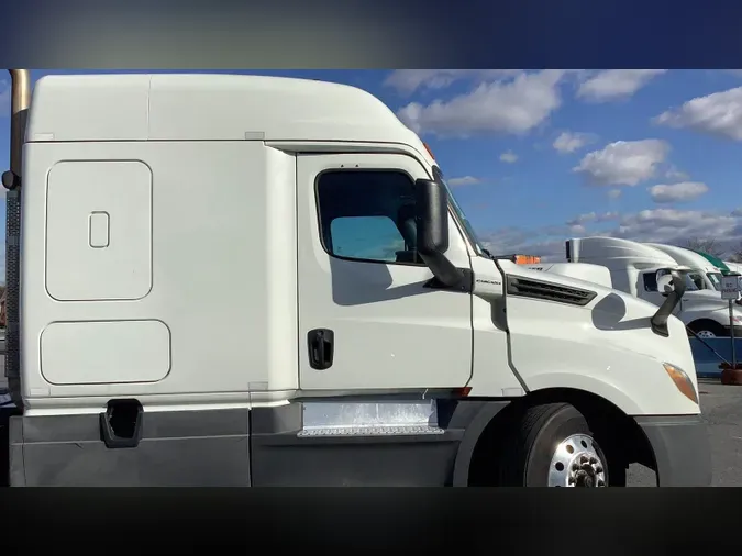 2020 Freightliner Cascadia 12607d5601fbecf3e0b78bc34408b56ae88