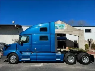 2013 VOLVO VNL64T780