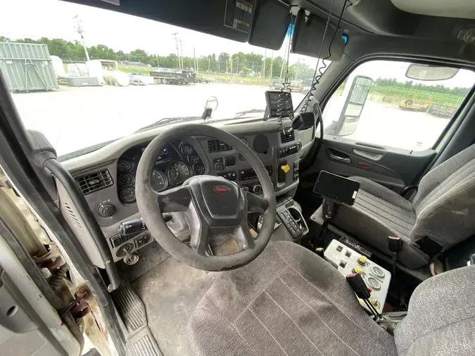 2015 PETERBILT 567