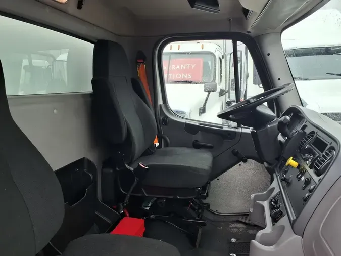2019 FREIGHTLINER M2 106