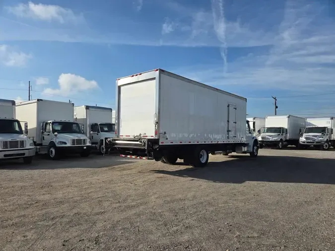 2017 FREIGHTLINER/MERCEDES M2 106