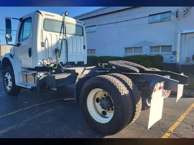 2017 FREIGHTLINER/MERCEDES M2 106