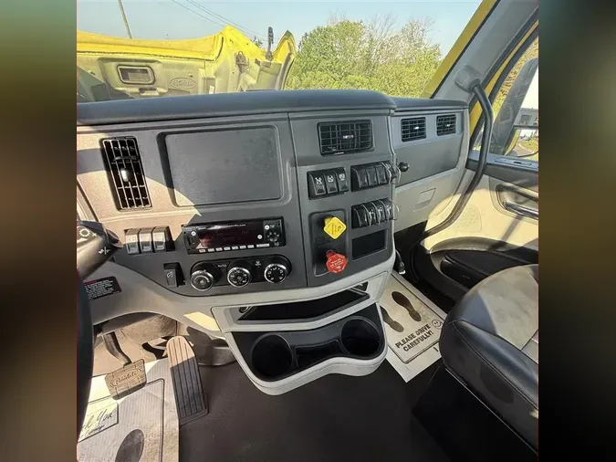 2023 PETERBILT 579