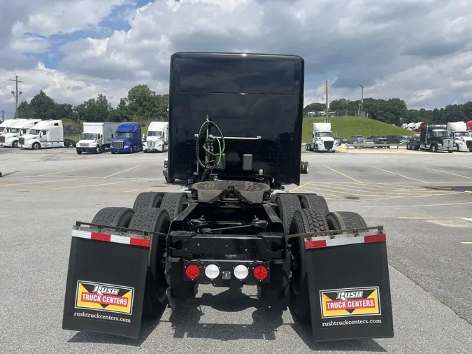 2022 Kenworth T880