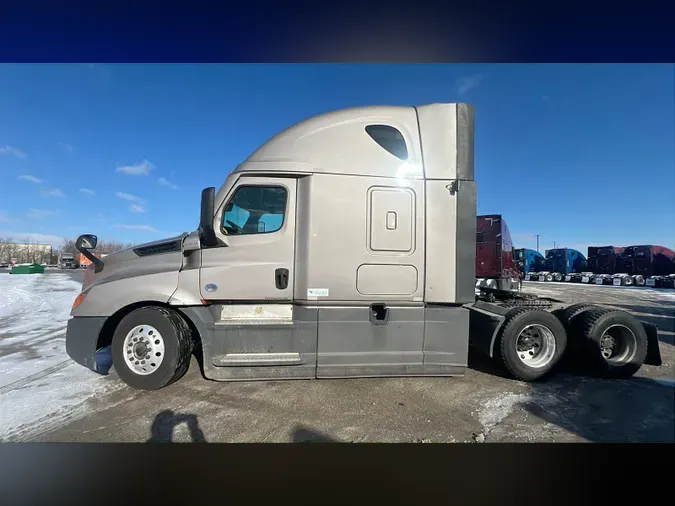 2022 Freightliner Cascadia 126